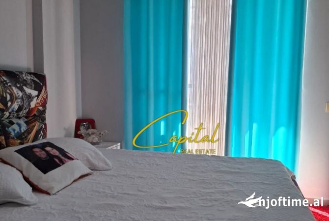 Shtepi ne shitje Apartament ne Tirane, 3+1, Mobilimi E mobiluar, Pagesa 197,000  Euro.