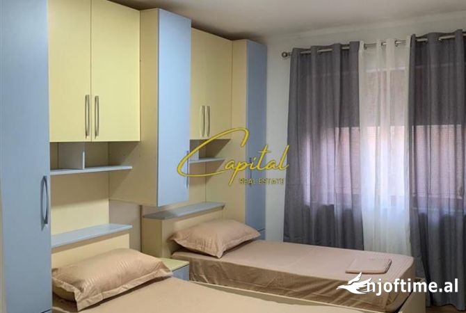 Shtepi me qera Apartament ne Tirane, 3+1, Mobilimi E mobiluar, Pagesa 700  Euro.