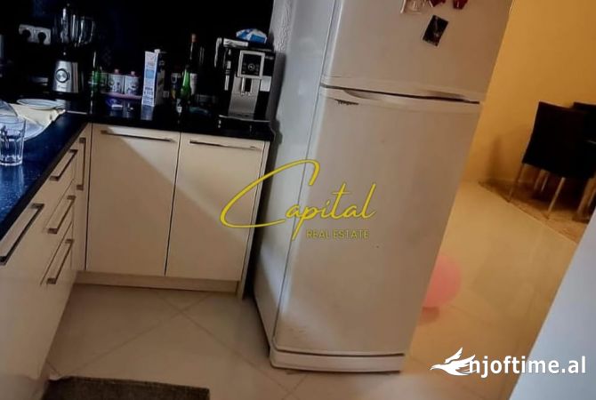 Shtepi me qera Apartament ne Tirane, 3+1, Mobilimi E mobiluar, Pagesa 950  Euro.