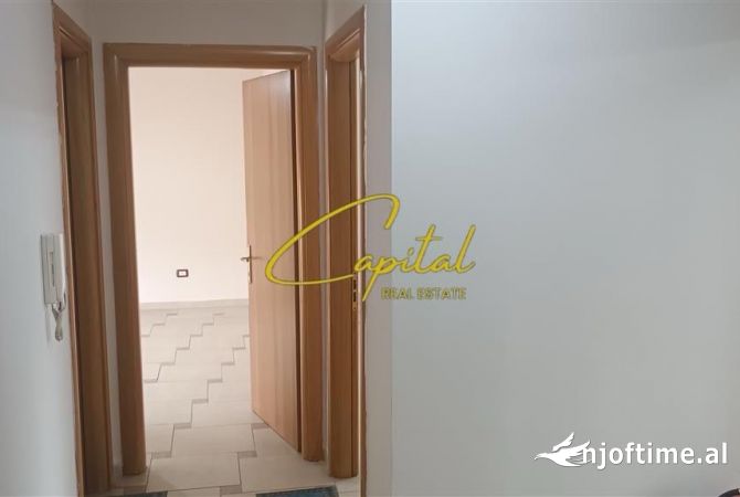 Ambient biznesi me qera 3+1 ne Tirane - 1,300 Euro