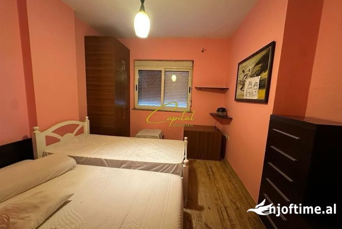 Shtepi ne shitje Apartament ne Tirane, 1+1, Mobilimi E mobiluar, Pagesa 100,000  Euro.