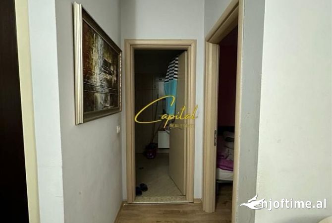 Shtepi ne shitje Apartament ne Tirane, 1+1, Mobilimi E mobiluar, Pagesa 100,000  Euro.