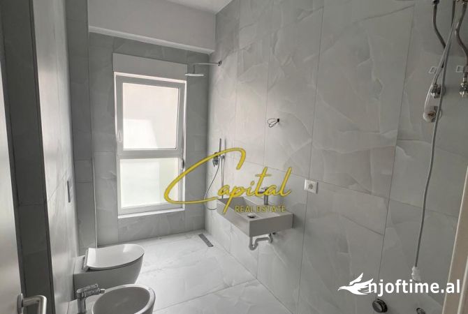 Shtepi ne shitje Apartament ne Tirane, 1+1, Mobilimi Bosh, pa mobiluar, Pagesa 100,000  Euro.