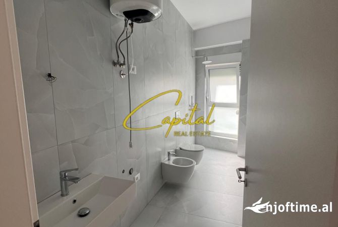 Shtepi ne shitje Apartament ne Tirane, 1+1, Mobilimi Bosh, pa mobiluar, Pagesa 100,000  Euro.