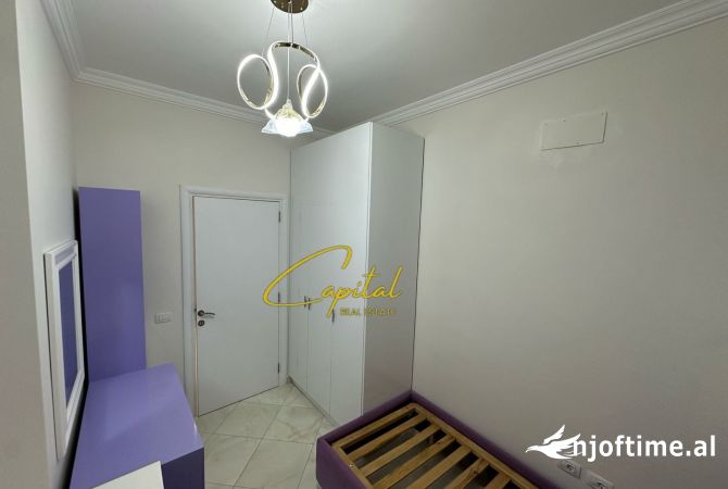 Shtepi ne shitje Apartament ne Tirane, 3+1, Mobilimi E mobiluar, Pagesa 227,000  Euro.