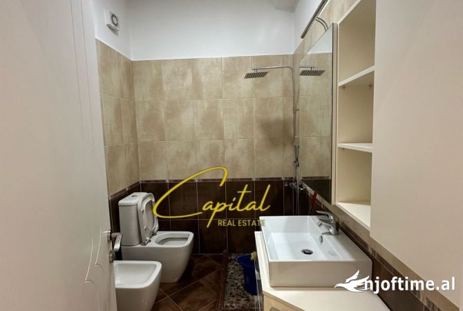 Shtepi ne shitje Apartament ne Tirane, 3+1, Mobilimi E mobiluar, Pagesa 227,000  Euro.