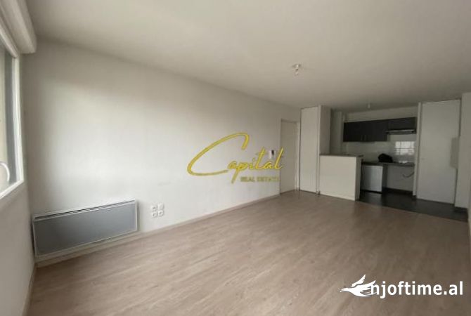 Ambient biznesi me qera 3+1 ne Tirane - 1,150 Euro