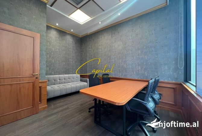 ZTRE ME QERA 25 M2 BULEVARDI DESHMORET E KOMBIT 600 EURO