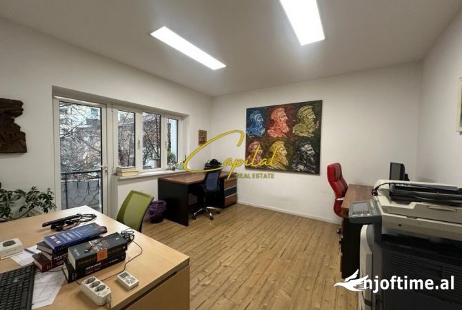 ZYRE ME QERA 105 M2 ISH BLLOKU 1.200 EURO