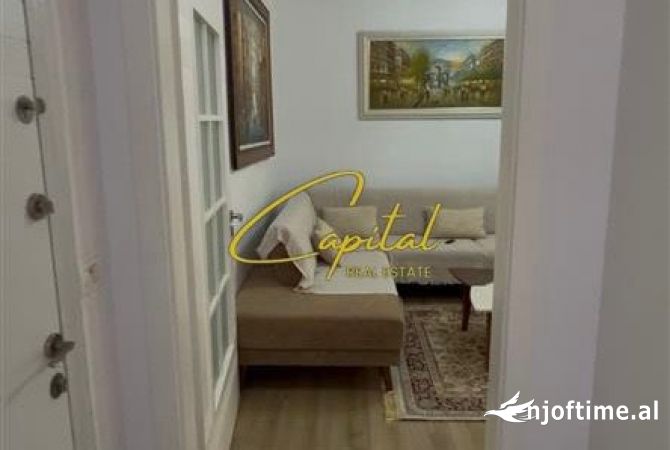 Shtepi me qera Apartament ne Tirane, 3+1, Mobilimi E mobiluar, Pagesa 900  Euro.