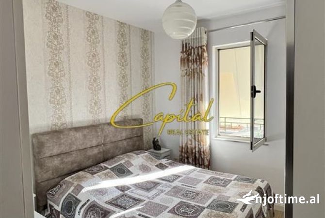 Shtepi me qera Apartament ne Tirane, 3+1, Mobilimi E mobiluar, Pagesa 900  Euro.