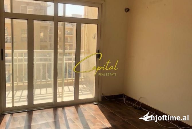 Ambient biznesi me qera 3+1 ne Tirane - 1,000 Euro