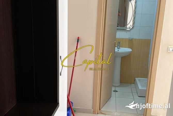 Shtepi ne shitje Apartament ne Tirane, 2+1, Mobilimi E mobiluar, Pagesa 110,000  Euro.