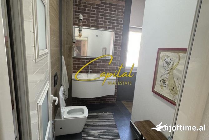 Shtepi me qera Apartament ne Tirane, 2+1, Mobilimi E mobiluar, Pagesa 800  Euro.