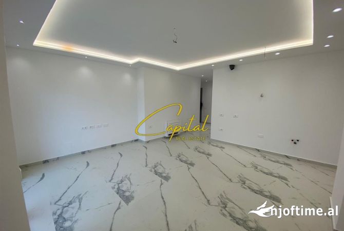 Ambient biznesi me qera 3+1 ne Tirane - 1,050 Euro