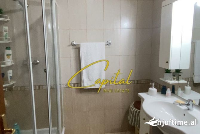 Shtepi ne shitje Apartament ne Tirane, 3+1, Mobilimi E mobiluar, Pagesa 330,000  Euro.