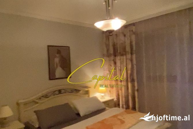 Shtepi ne shitje Apartament ne Tirane, 3+1, Mobilimi E mobiluar, Pagesa 330,000  Euro.