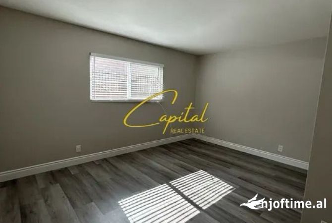 Ambient biznesi me qera 3+1 ne Tirane - 1,300 Euro