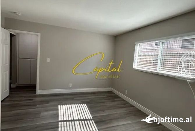 Ambient biznesi me qera 3+1 ne Tirane - 1,300 Euro