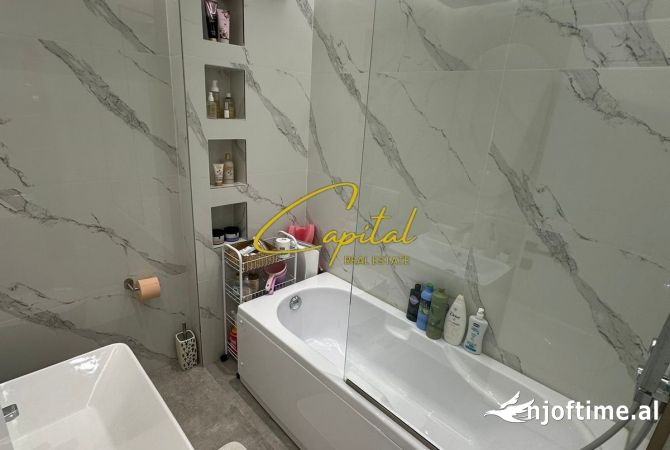 Shtepi ne shitje Apartament ne Tirane, 2+1, Mobilimi E mobiluar, Pagesa 185,000  Euro.