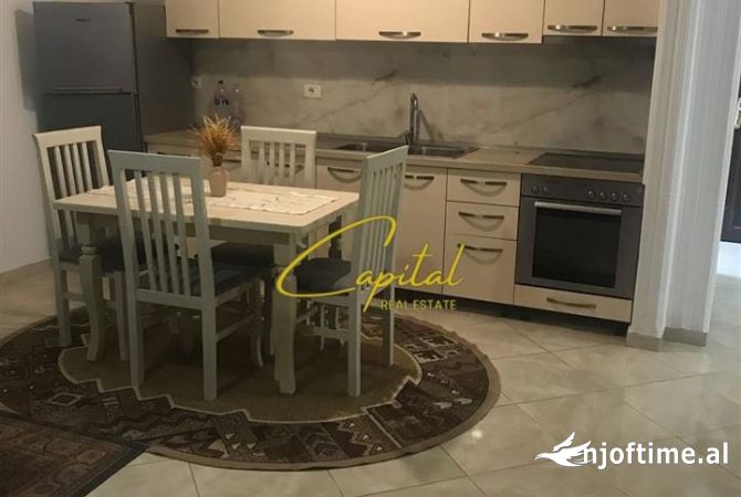 Shtepi me qera 2+1 ne Tirane - 400 Euro