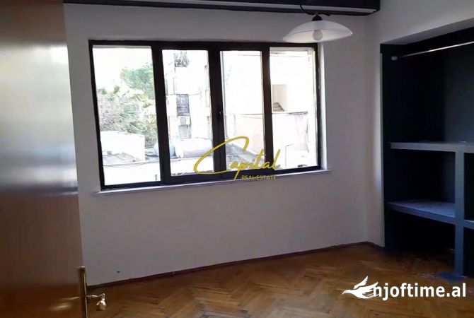 Ambient biznesi me qera 3+1 ne Tirane - 950 Euro