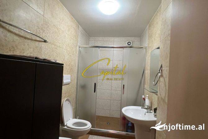 Shtepi me qera Apartament ne Tirane, 3+1, Mobilimi E mobiluar, Pagesa 450  Euro.
