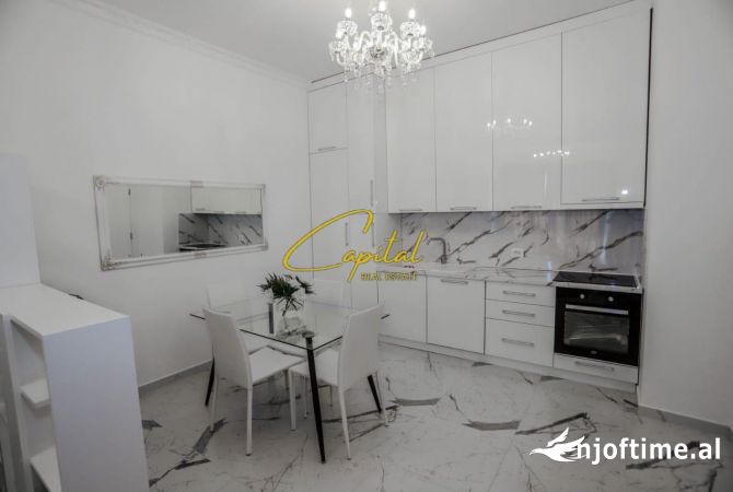 Shtepi me qera Apartament ne Tirane, 1+1, Mobilimi E mobiluar, Pagesa 80,000  Leke.