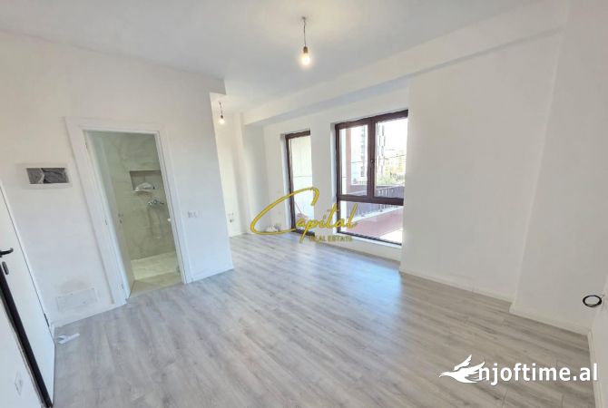 Ambient biznesi me qera 3+1 ne Tirane - 500 Euro