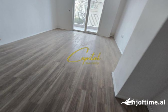 Shtepi ne shitje Apartament ne Tirane, 1+1, Mobilimi Bosh, pa mobiluar, Pagesa 120,000  Euro.