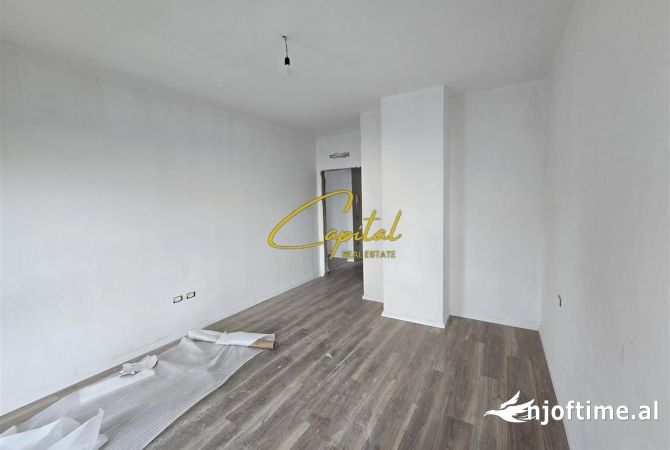 Shtepi ne shitje Apartament ne Tirane, 1+1, Mobilimi Bosh, pa mobiluar, Pagesa 120,000  Euro.