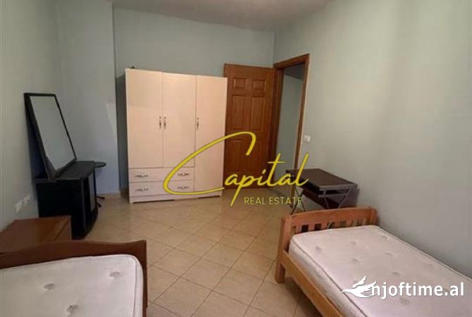 Shtepi me qera Apartament ne Tirane, 3+1, Mobilimi E mobiluar, Pagesa 600  Euro.