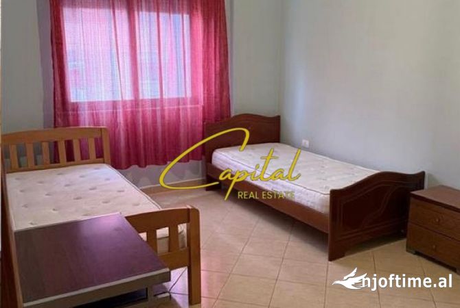 Shtepi me qera Apartament ne Tirane, 3+1, Mobilimi E mobiluar, Pagesa 600  Euro.