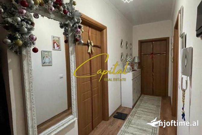 Shtepi ne shitje Apartament ne Tirane, 3+1, Mobilimi E mobiluar, Pagesa 248,000  Euro.