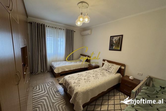 Shtepi ne shitje Apartament ne Tirane, 2+1, Mobilimi E mobiluar, Pagesa 101,000  Euro.