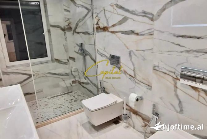 ZYRE ME QERA 120 M2 RRUGA MINE PEZA 900 EURO