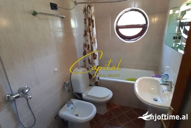 Shtepi me qera Apartament ne Tirane, 2+1, Mobilimi E mobiluar, Pagesa 65,000  Leke.