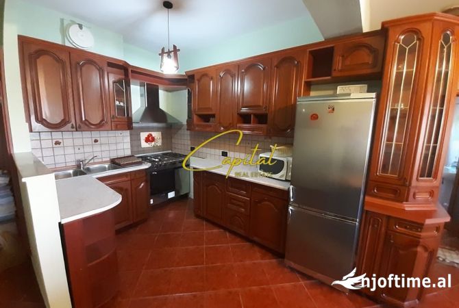 Shtepi me qera 2+1 ne Tirane - 65,000 Leke