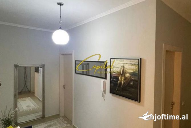 Shtepi ne shitje Apartament ne Tirane, 2+1, Mobilimi E mobiluar, Pagesa 215,000  Euro.
