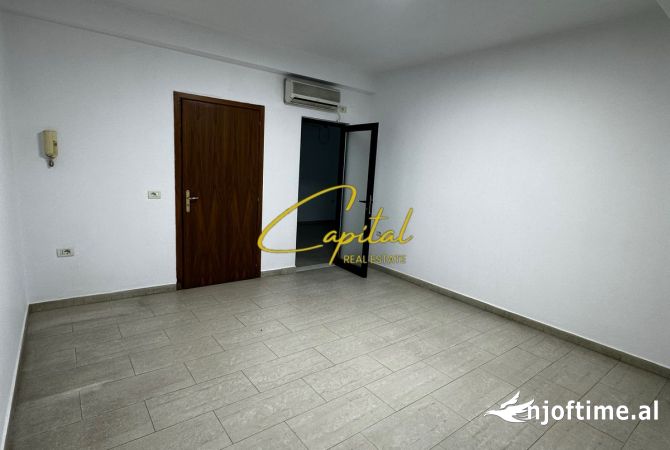 Ambient biznesi me qera 3+1 ne Tirane - 1,500 Euro