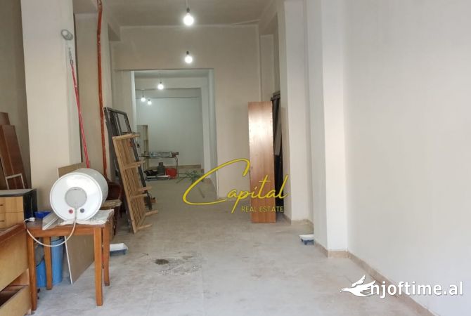 AMBIENT BIZNESI ME QERA 140 M2 ALI DEMI 1.200 EURO