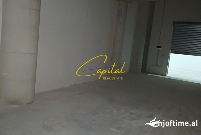 Ambient biznesi me qera 4+1 ne Tirane - 3,000 Euro