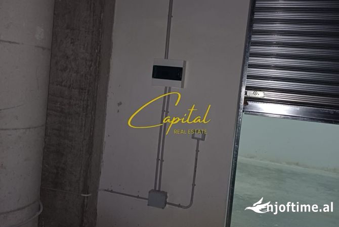 MAGAZINE ME QERA 160 M2 STACIONI TRENIT 3000 EURO