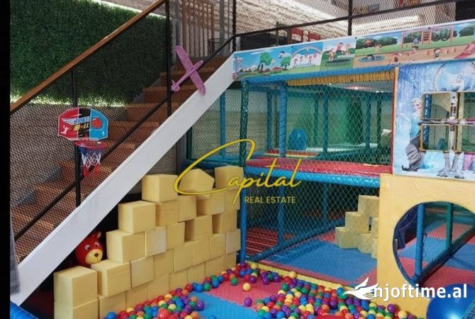 Ambient biznesi me qera 2+1 ne Tirane - 1,200 Euro