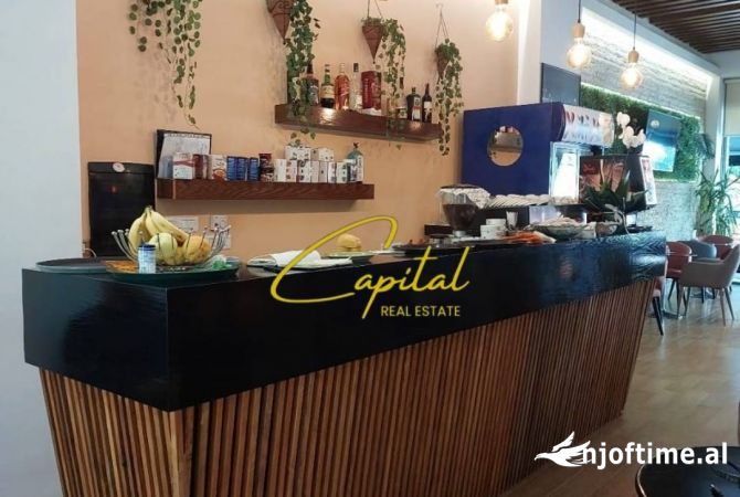Ambient biznesi me qera 2+1 ne Tirane - 1,200 Euro