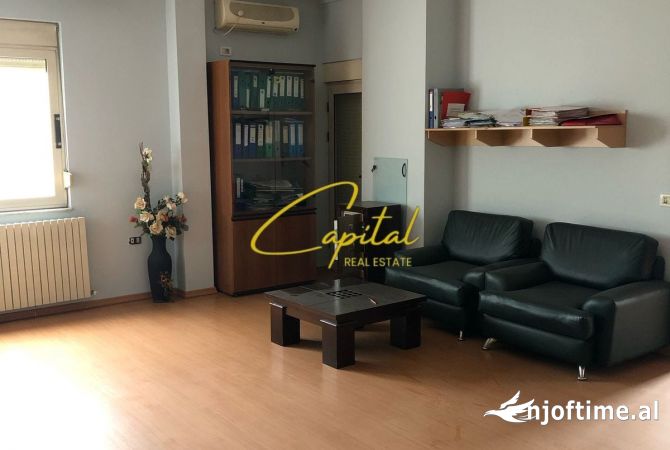 Ambient biznesi me qera 3+1 ne Tirane - 900 Euro