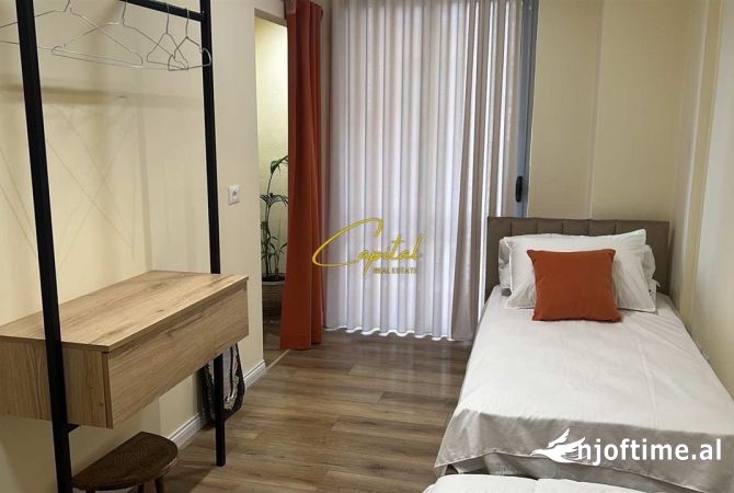 Shtepi me qera Apartament ne Tirane, 2+1, Mobilimi E mobiluar, Pagesa 65,000  Leke.