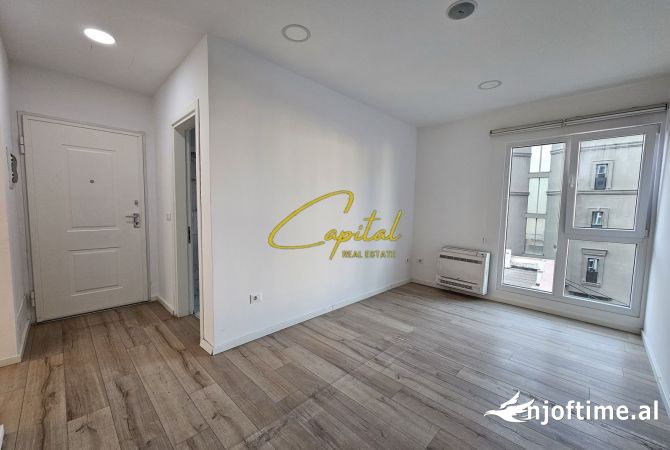 ZYRE ME QERA 175 M2 RRUGA E ELBASANIT 2.300 EURO