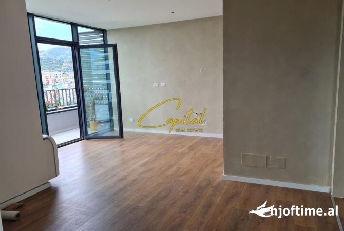 ZYRE ME QERA 140 M2 KOMPLEKSI LAKE VIEW 1.600 EURO