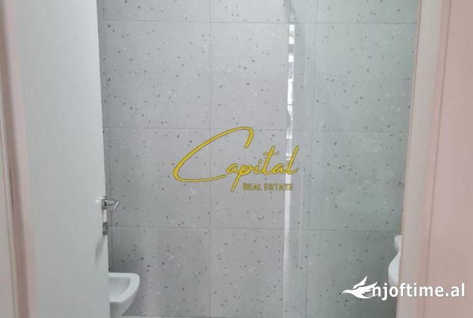 ZYRE ME QERA 140 M2 KOMPLEKSI LAKE VIEW 1.600 EURO